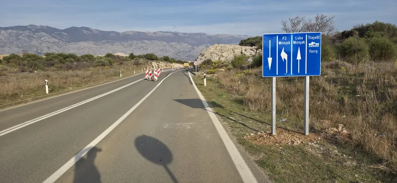 Cestovne oznake i vertikalna signalizacija uz državnu cestu